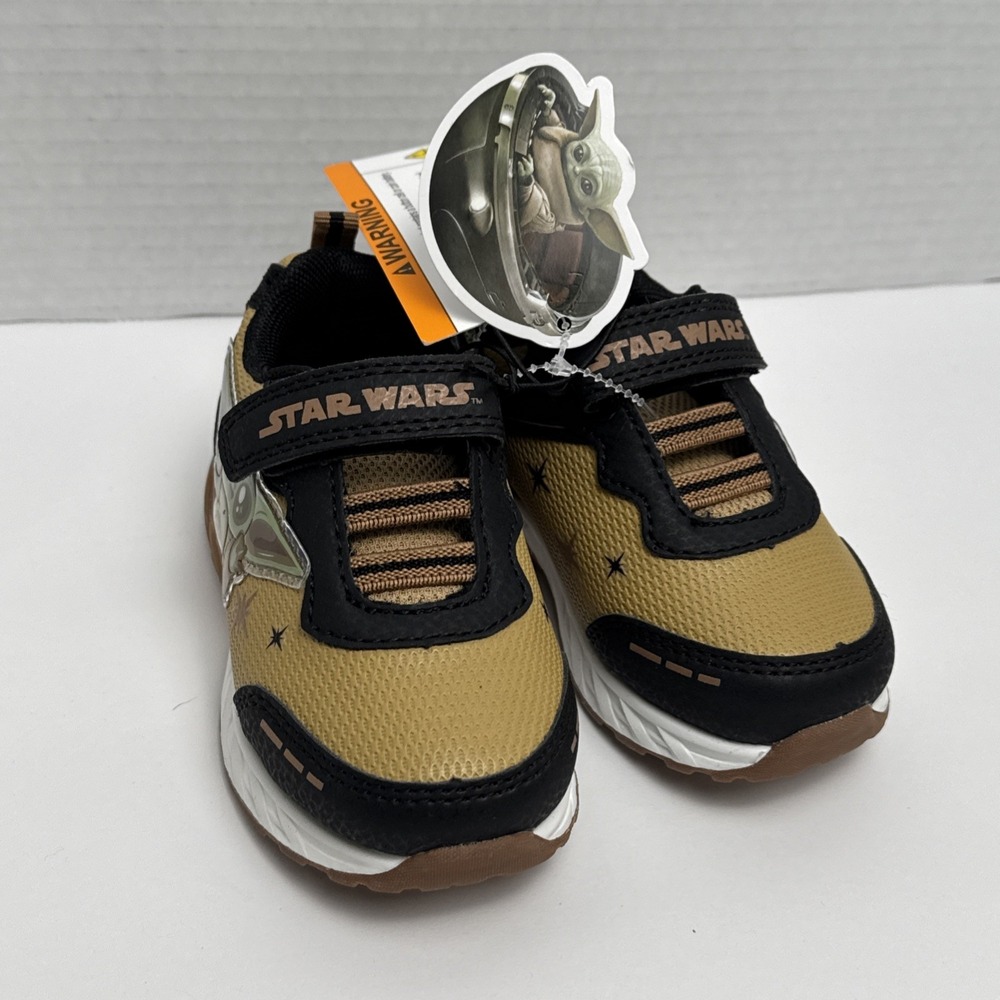 Star Wars Grogu Baby Yoda Kids Size 6 Tan Black Light Up Sneaker Shoes New